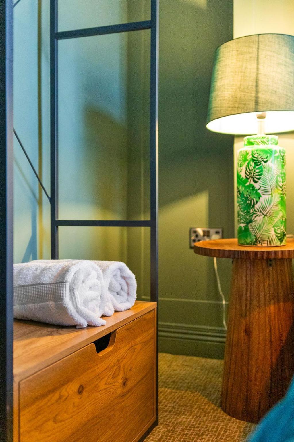 Hestia House Hotel Лъндъндери Екстериор снимка
