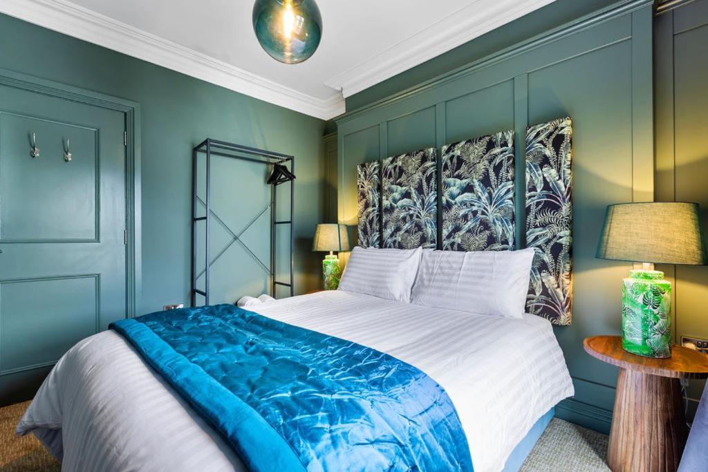 Hestia House Hotel Лъндъндери Екстериор снимка
