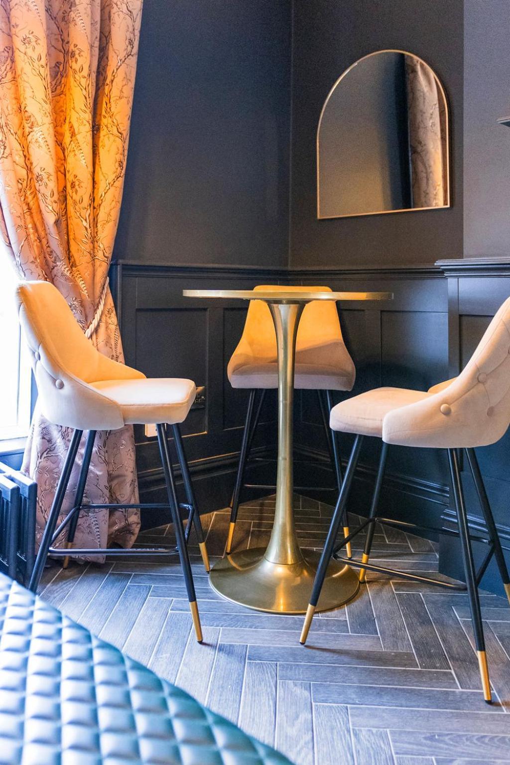 Hestia House Hotel Лъндъндери Екстериор снимка