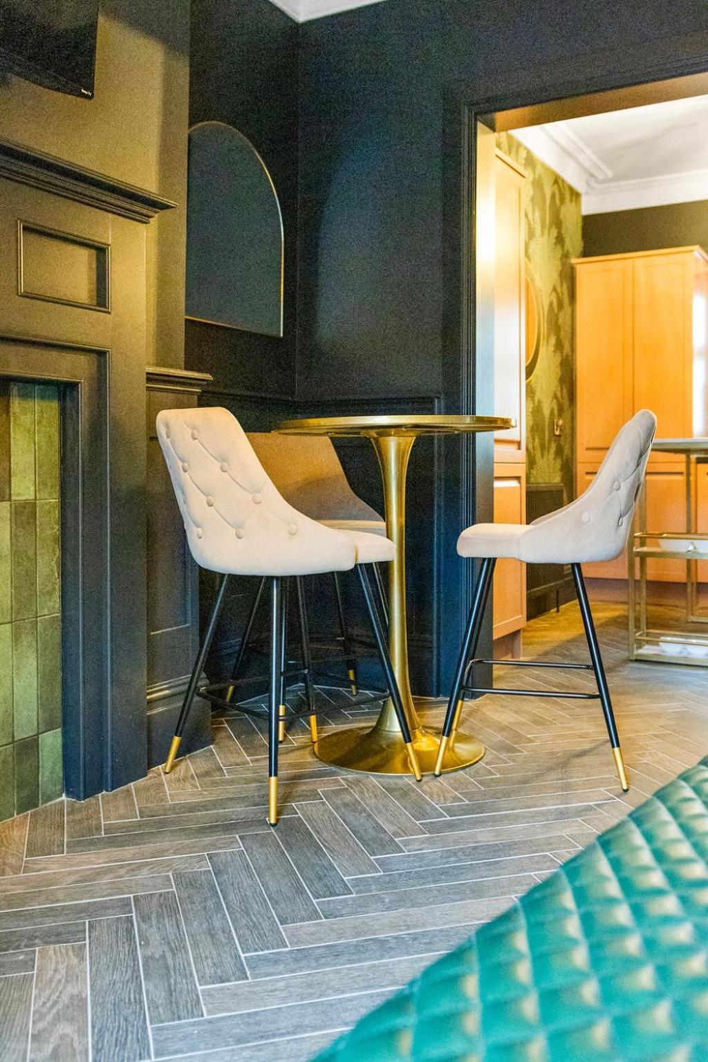 Hestia House Hotel Лъндъндери Екстериор снимка