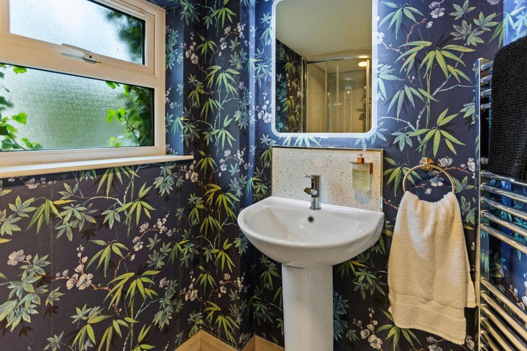 Hestia House Hotel Лъндъндери Екстериор снимка