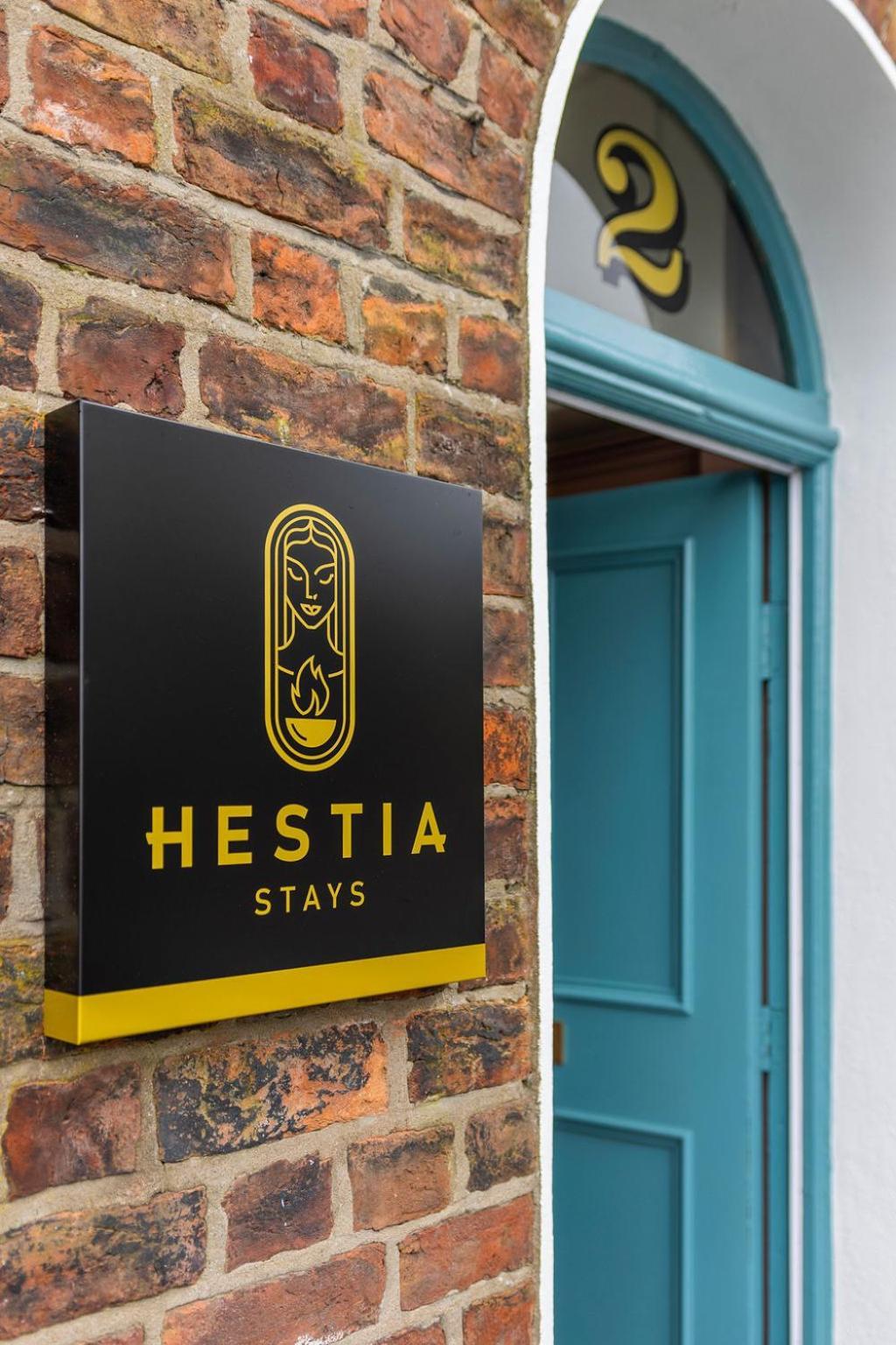 Hestia House Hotel Лъндъндери Екстериор снимка